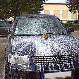 Shampooing carrosserie lavage manuel auto séchant. Hauts pouvoirs détergent et dégraissant